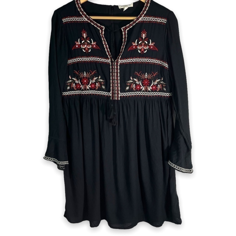 BeachLunchLounge Embroidered Peasant Dress, Black, Size S Fits like a medium.